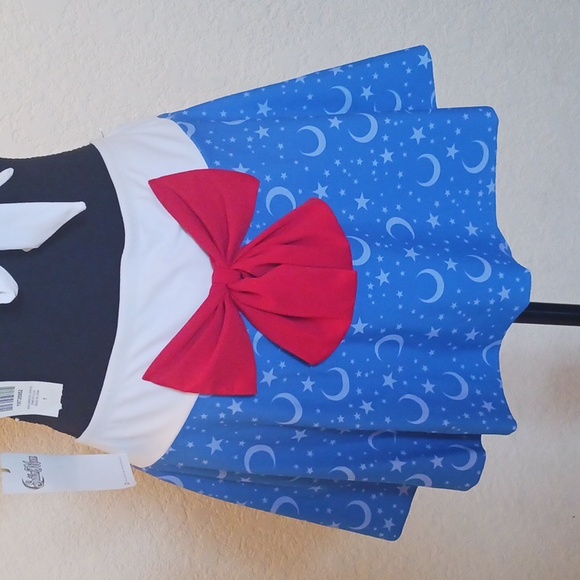 Sailor Moon Hot Topic 2 Piece Bikini Set Size 1X - Picture 7 of 16